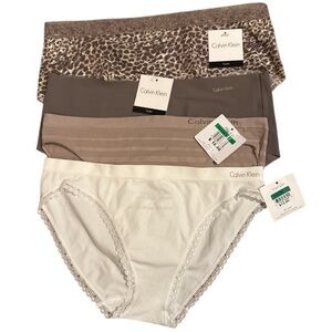 NWT - lot of four Calvin Klein Women's Panty Set - size L